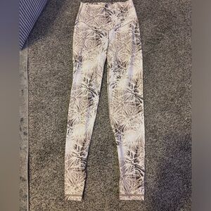 Aerie Chill Play Move Small Leggings - cream, white and brown. Super Comfy